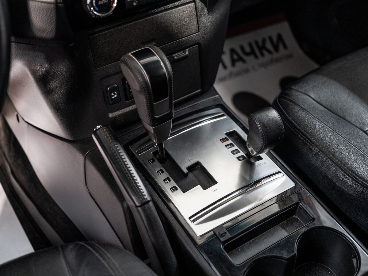 Mitsubishi Pajero 2014 - фото автомобиля