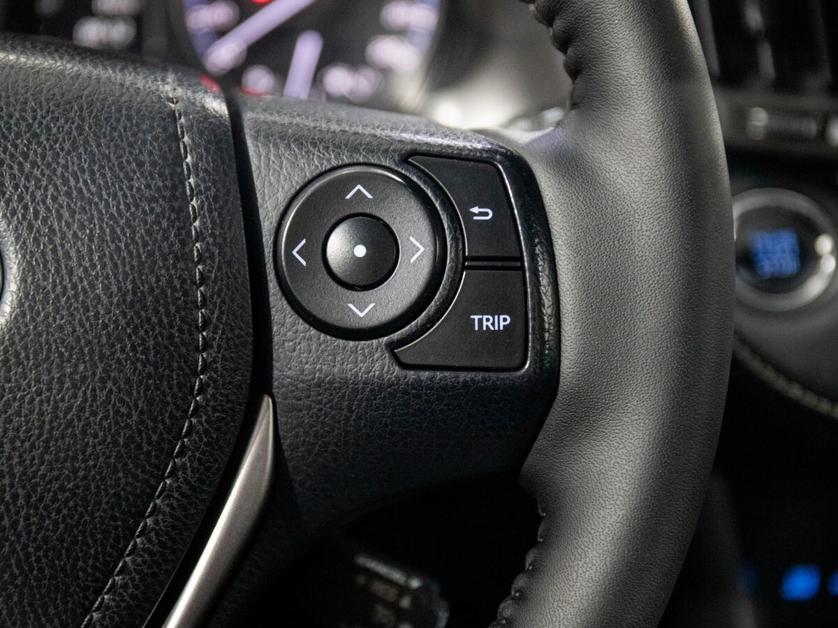 Toyota RAV4 2018 - фото автомобиля