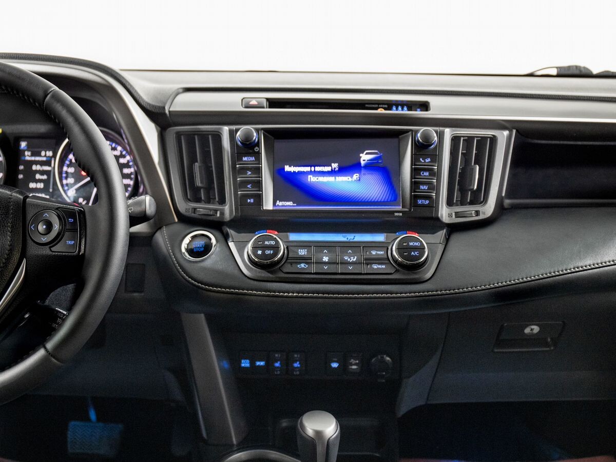 Toyota RAV4 2018 - фото автомобиля