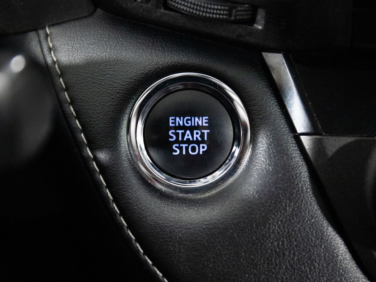 Toyota RAV4 2018 - фото автомобиля