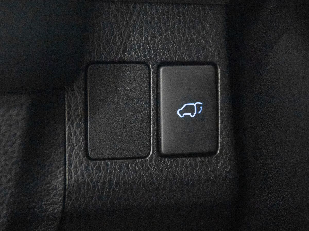 Toyota RAV4 2018 - фото автомобиля