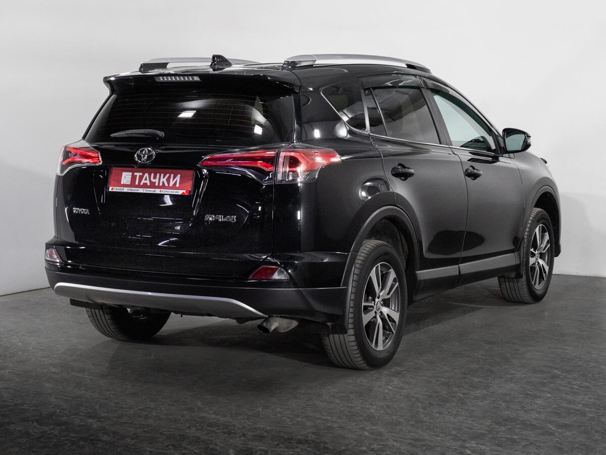 Toyota RAV4 2018 - фото автомобиля