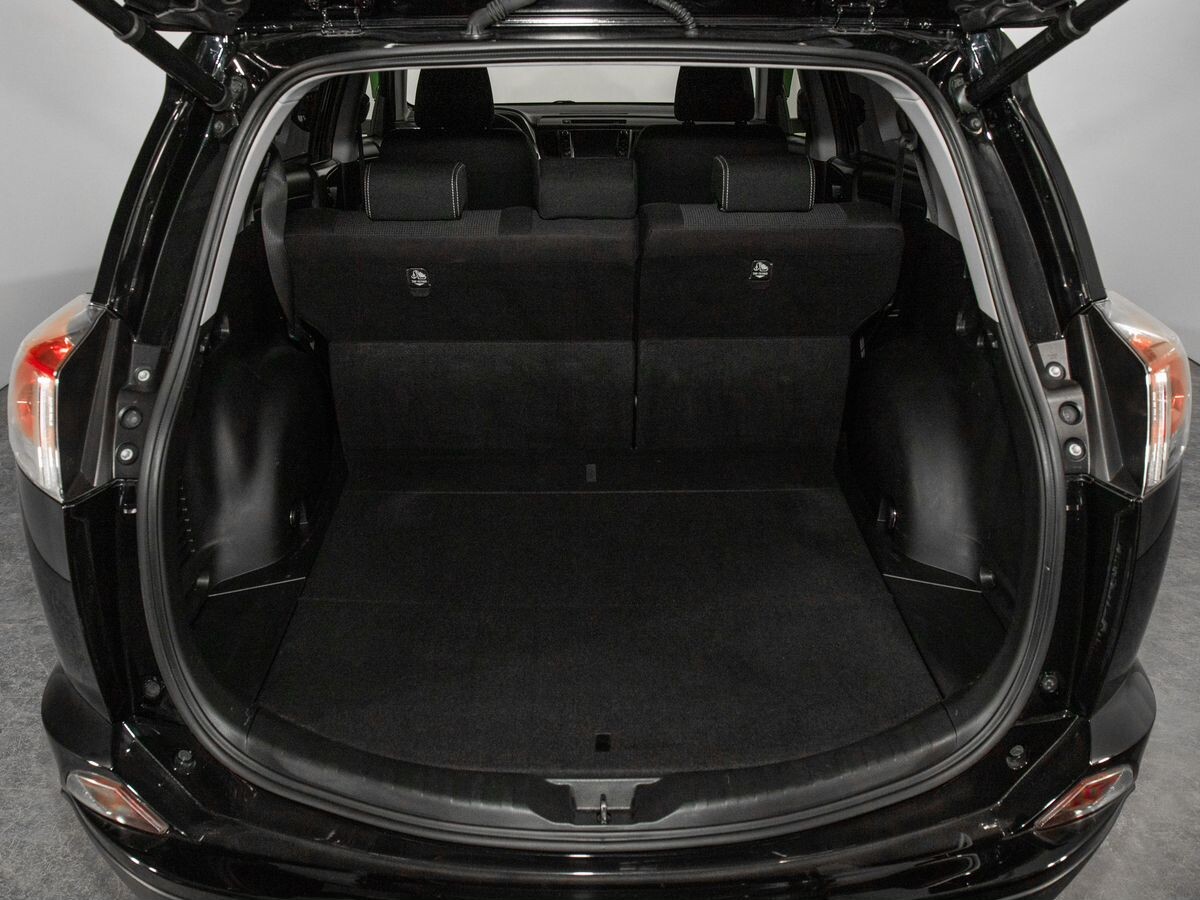 Toyota RAV4 2018 - фото автомобиля