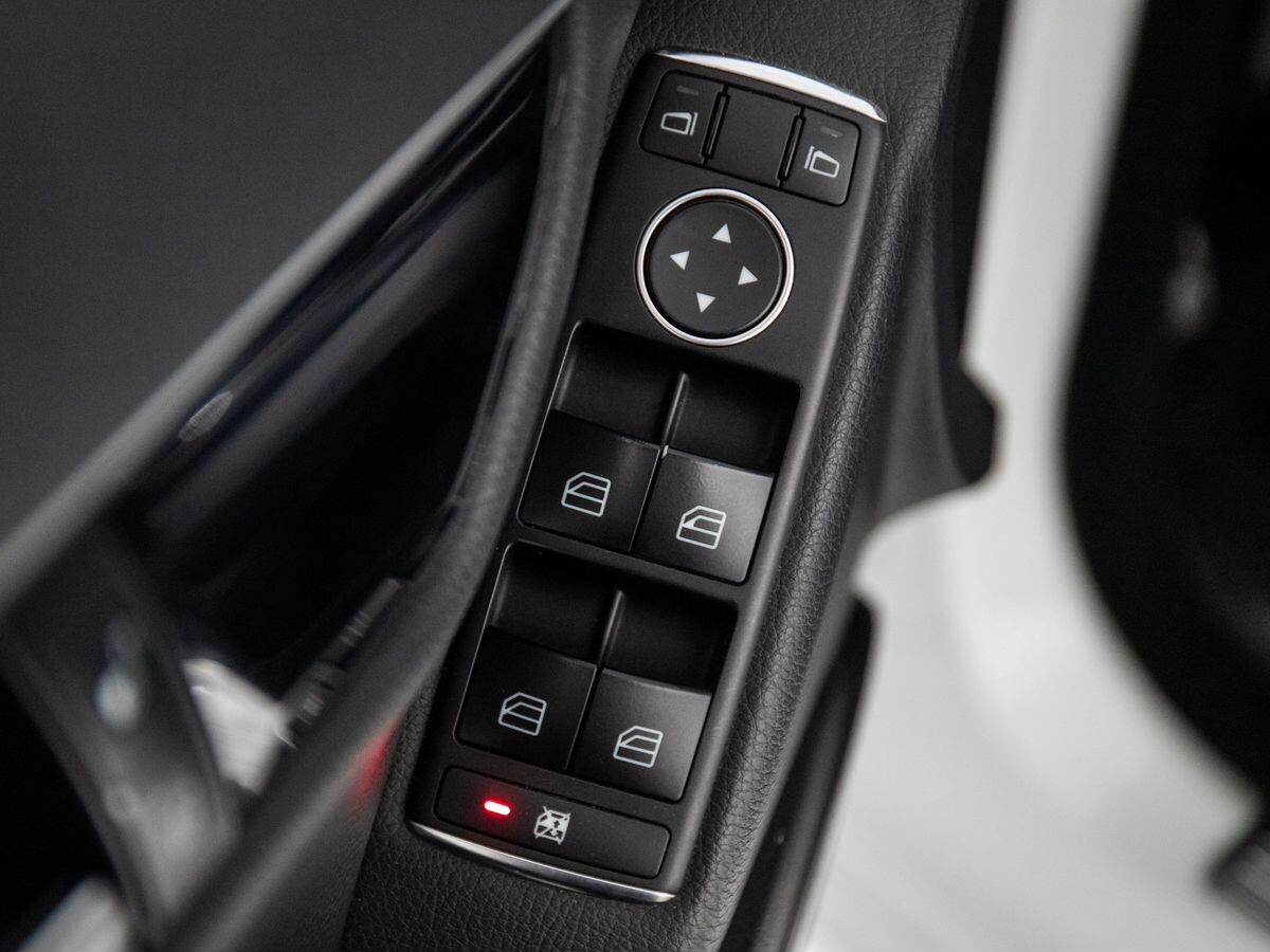 Mercedes-Benz C-Class 2012 - фото автомобиля