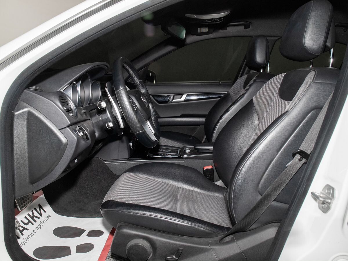 Mercedes-Benz C-Class 2012 - фото автомобиля