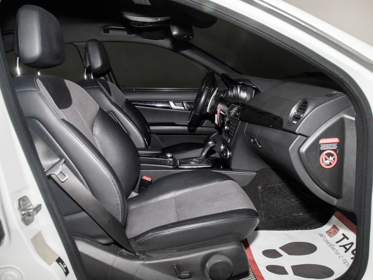 Mercedes-Benz C-Class 2012 - фото автомобиля