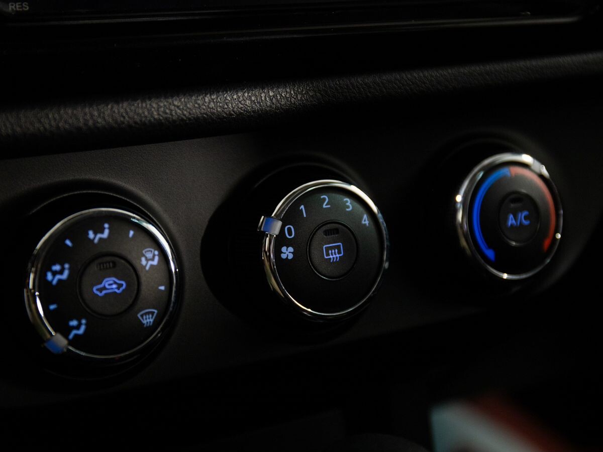 Toyota Corolla 2013 - фото автомобиля