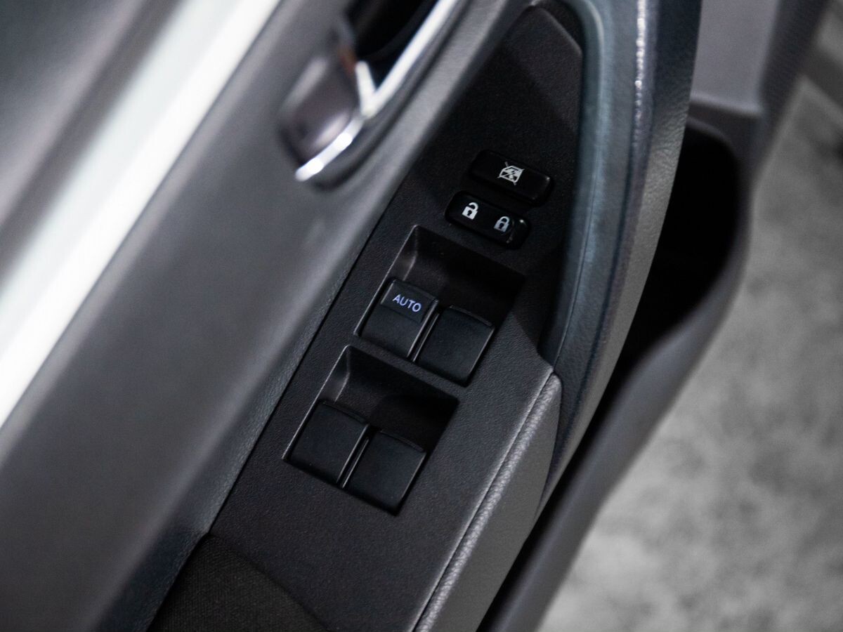 Toyota Corolla 2013 - фото автомобиля