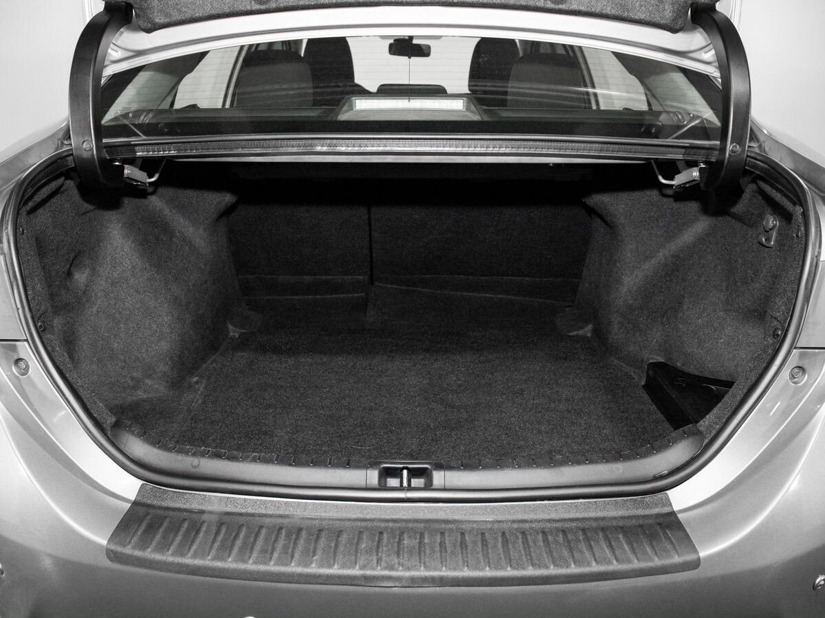 Toyota Corolla 2013 - фото автомобиля