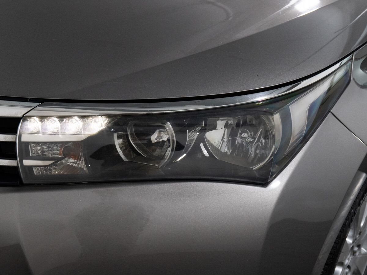 Toyota Corolla 2013 - фото автомобиля