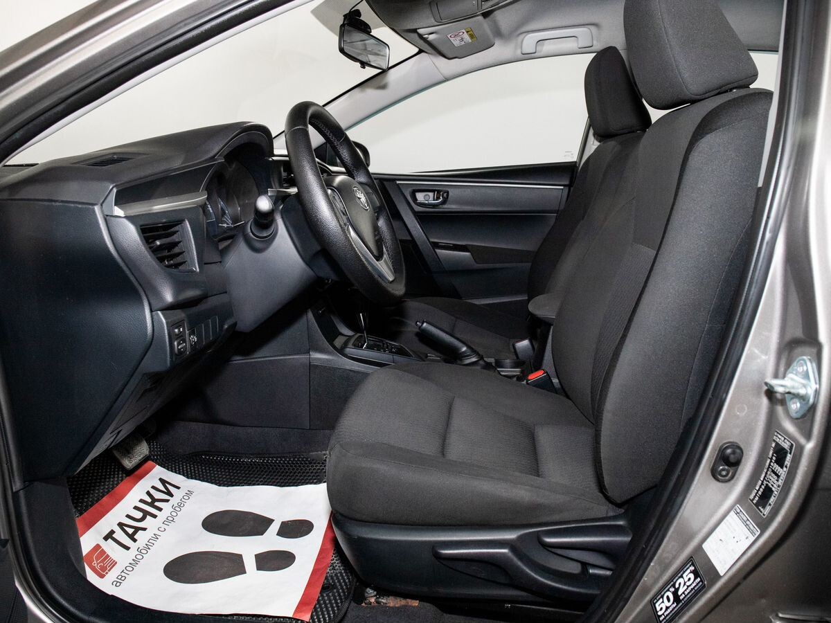 Toyota Corolla 2013 - фото автомобиля