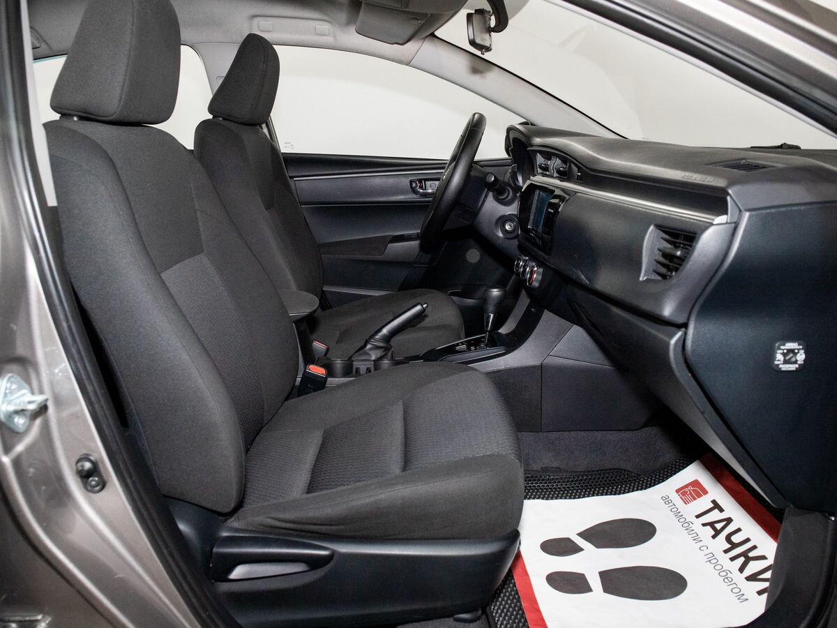 Toyota Corolla 2013 - фото автомобиля