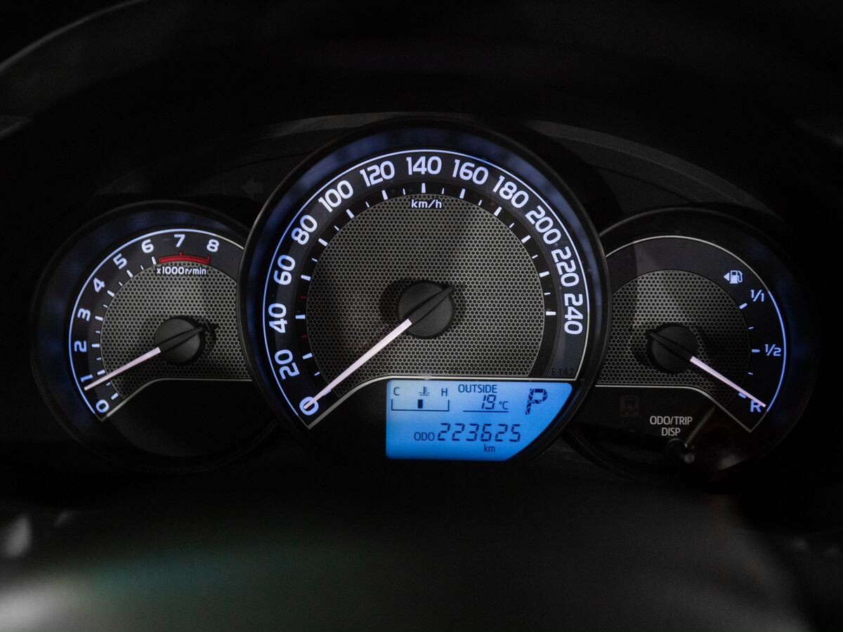 Toyota Corolla 2013 - фото автомобиля