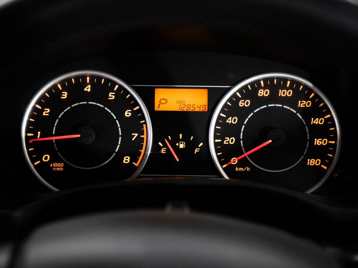 Toyota Wish 2011 - фото автомобиля