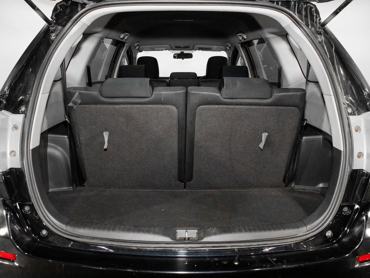 Toyota Wish 2011 - фото автомобиля