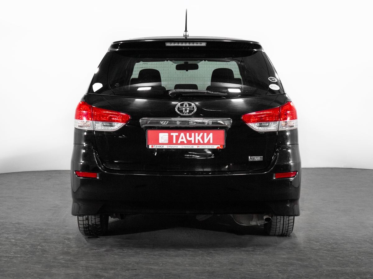 Toyota Wish 2011 - фото автомобиля