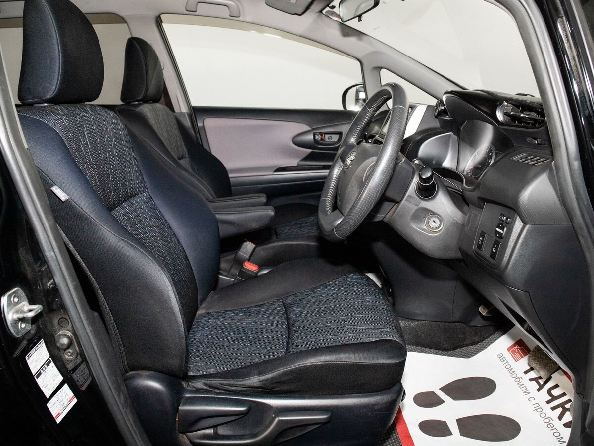 Toyota Wish 2011 - фото автомобиля