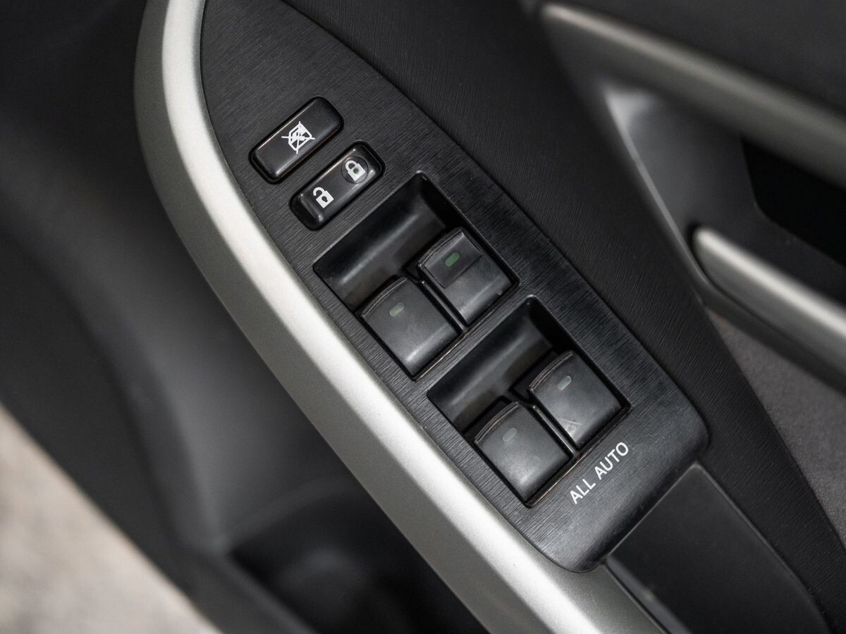 Toyota Prius 2011 - фото автомобиля