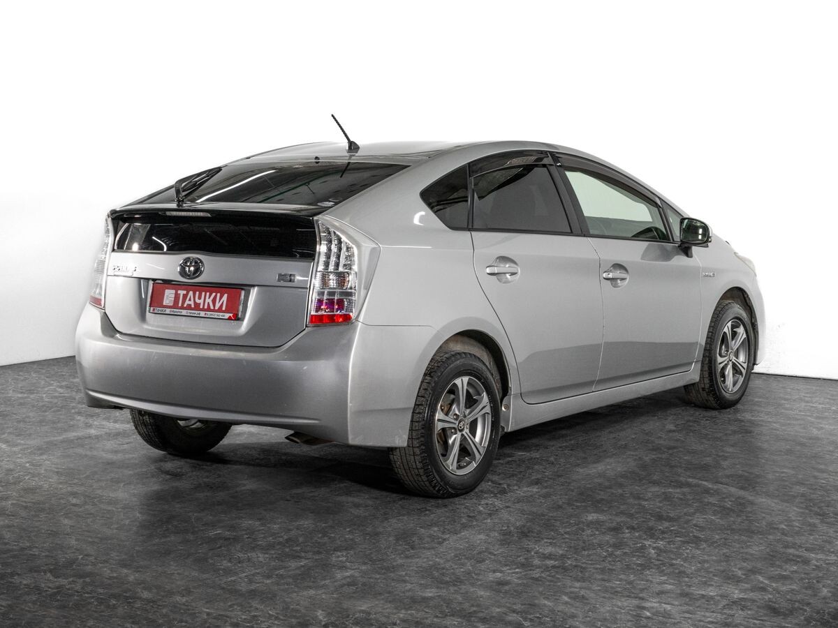 Toyota Prius 2011 - фото автомобиля