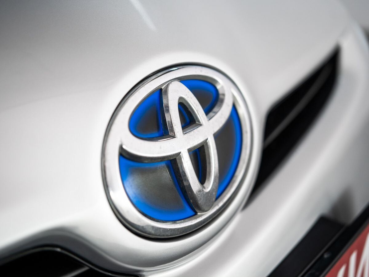 Toyota Prius 2011 - фото автомобиля