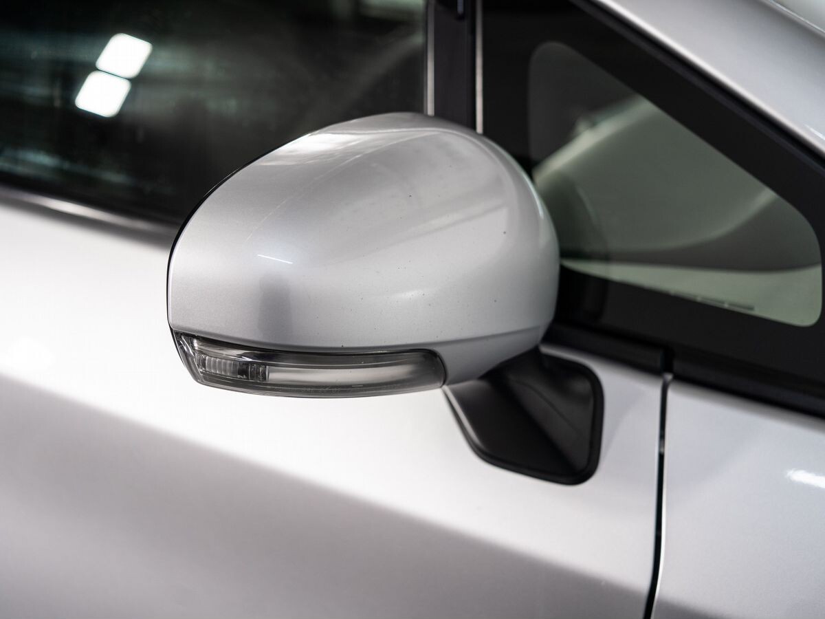 Toyota Prius 2011 - фото автомобиля