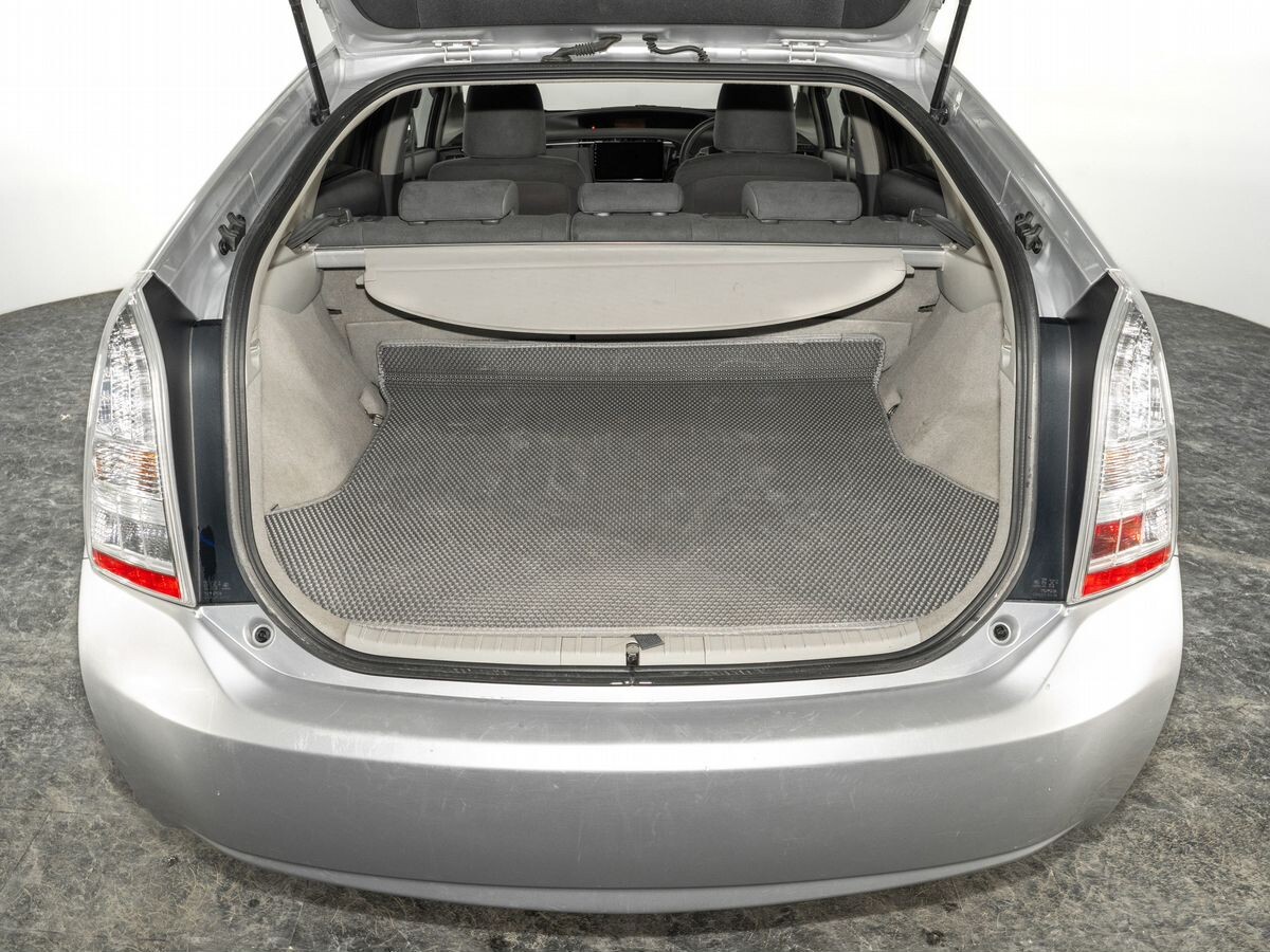 Toyota Prius 2011 - фото автомобиля