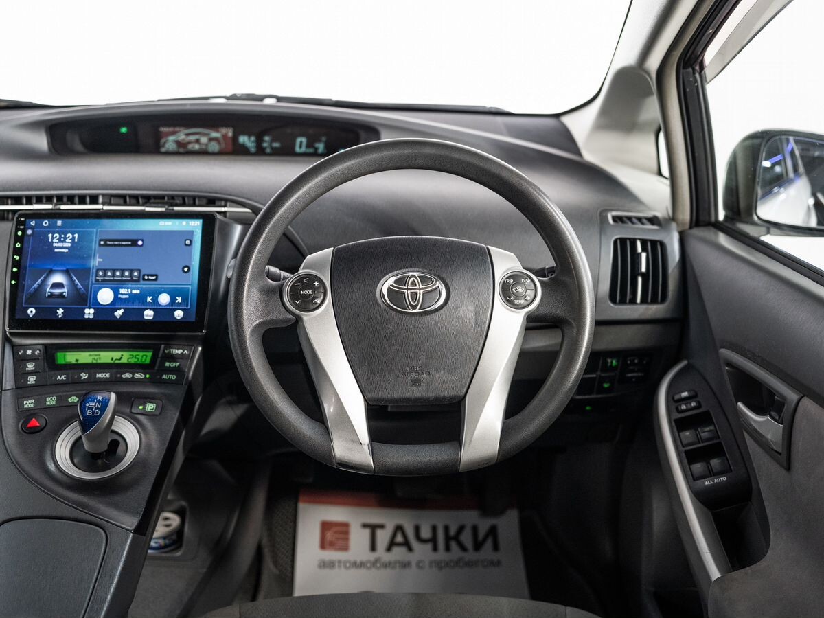 Toyota Prius 2011 - фото автомобиля