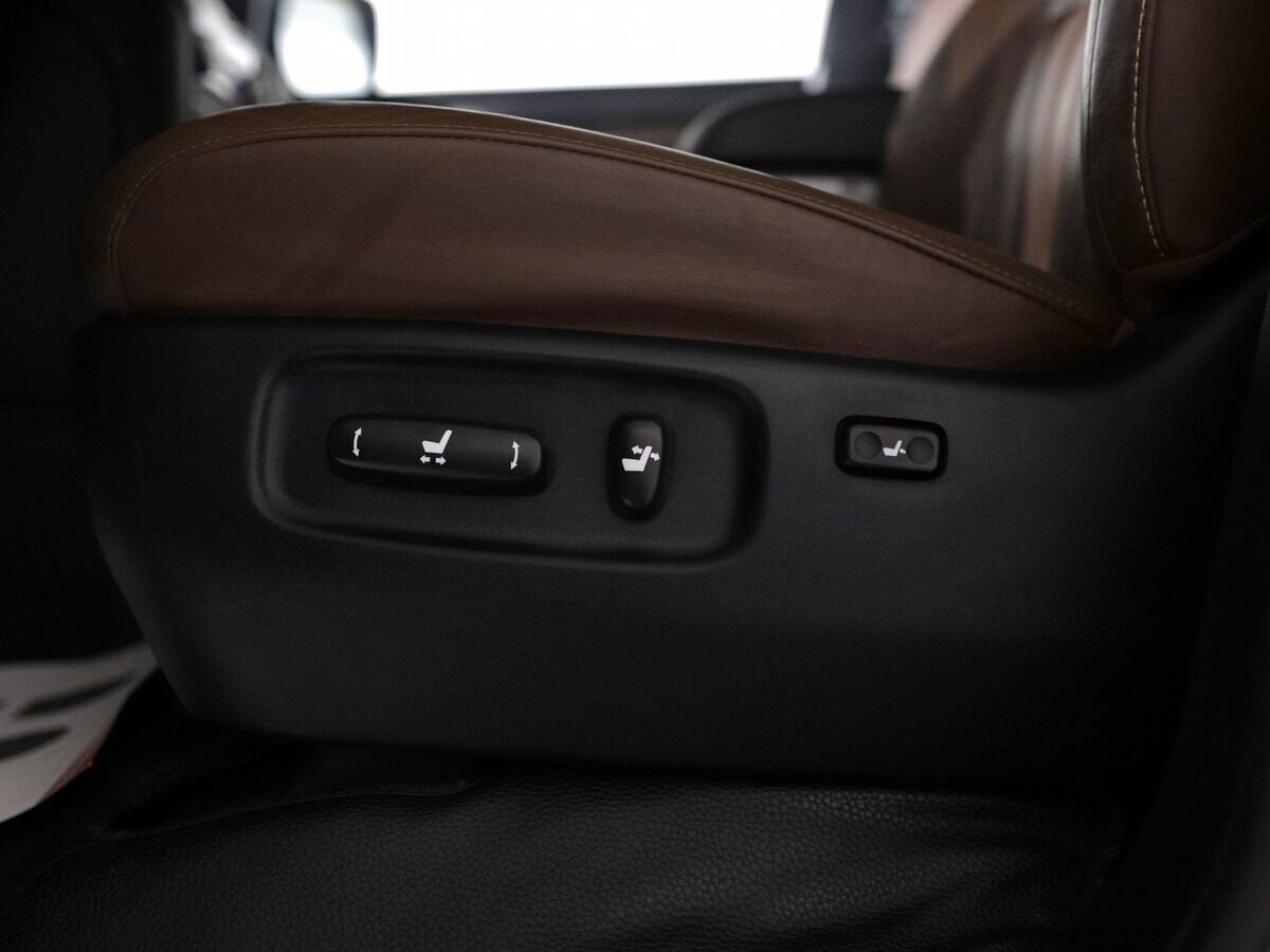 Toyota Land Cruiser 2021 - фото автомобиля