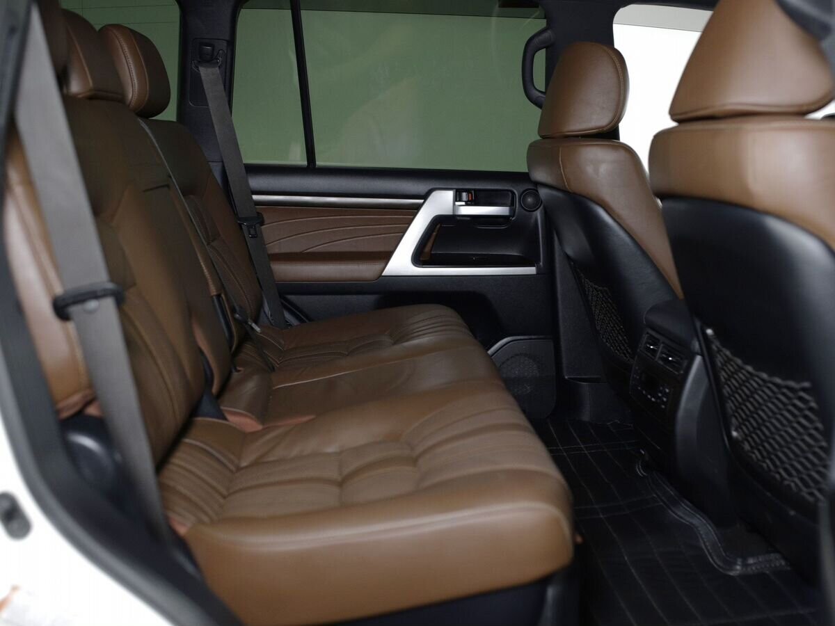 Toyota Land Cruiser 2021 - фото автомобиля