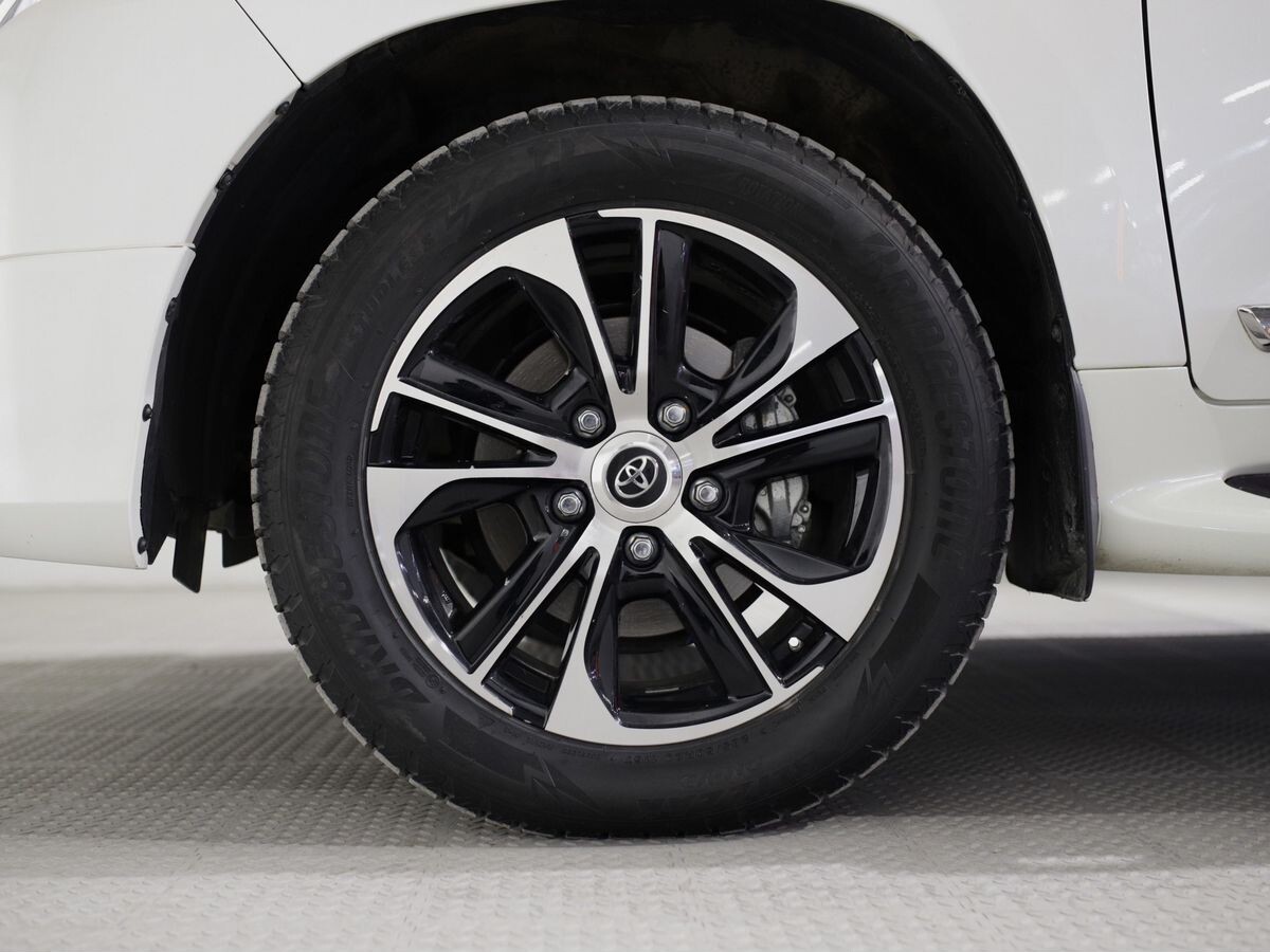 Toyota Land Cruiser 2021 - фото автомобиля