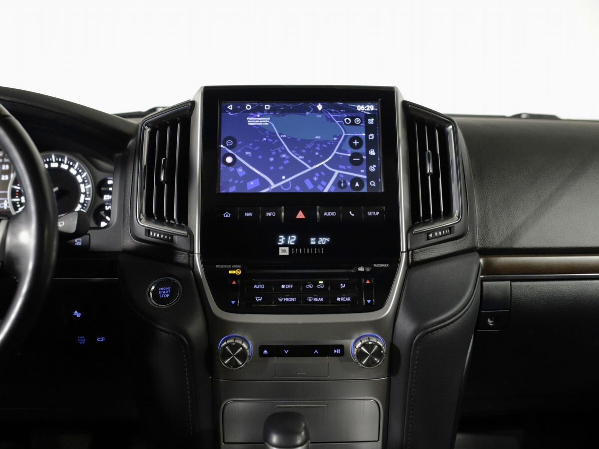 Toyota Land Cruiser 2021 - фото автомобиля