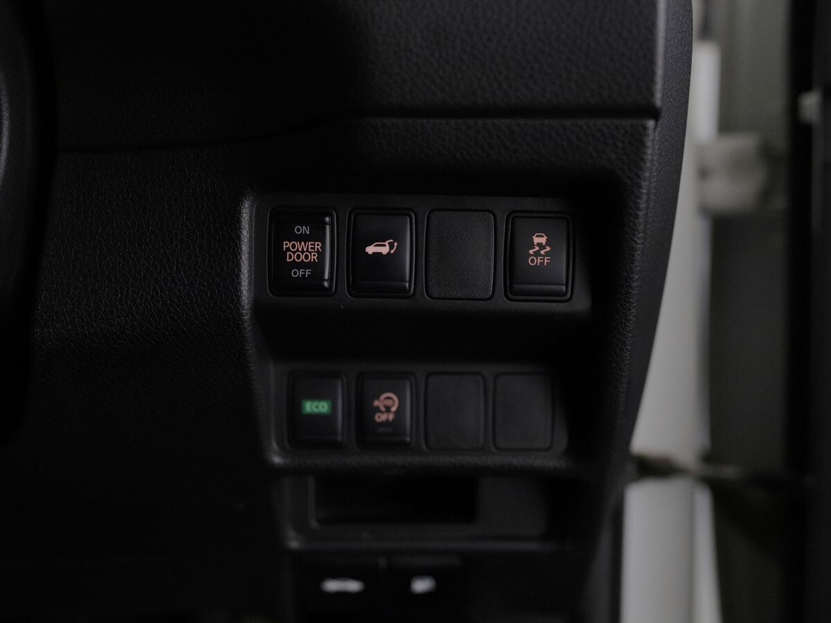 Nissan X-Trail 2018 - фото автомобиля