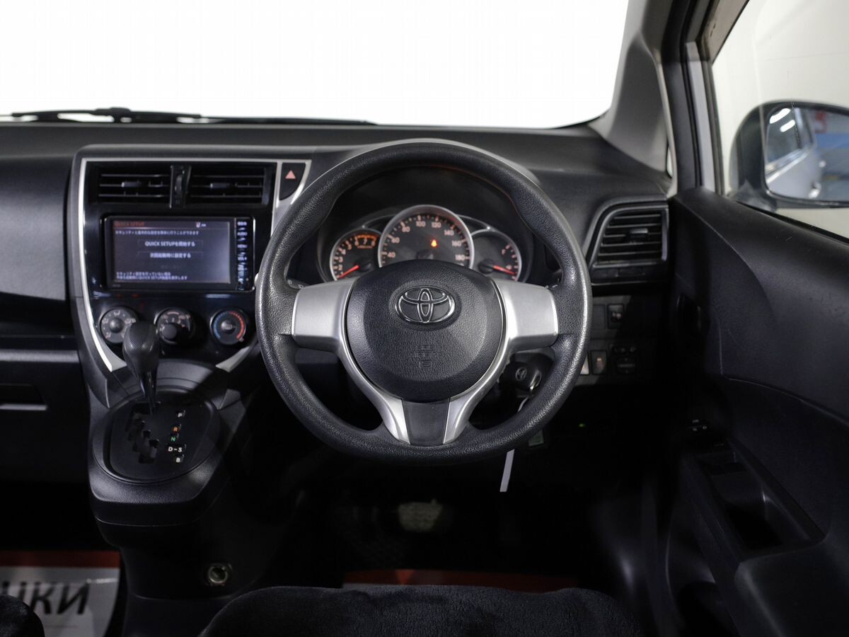 Toyota Ractis 2015 - фото автомобиля