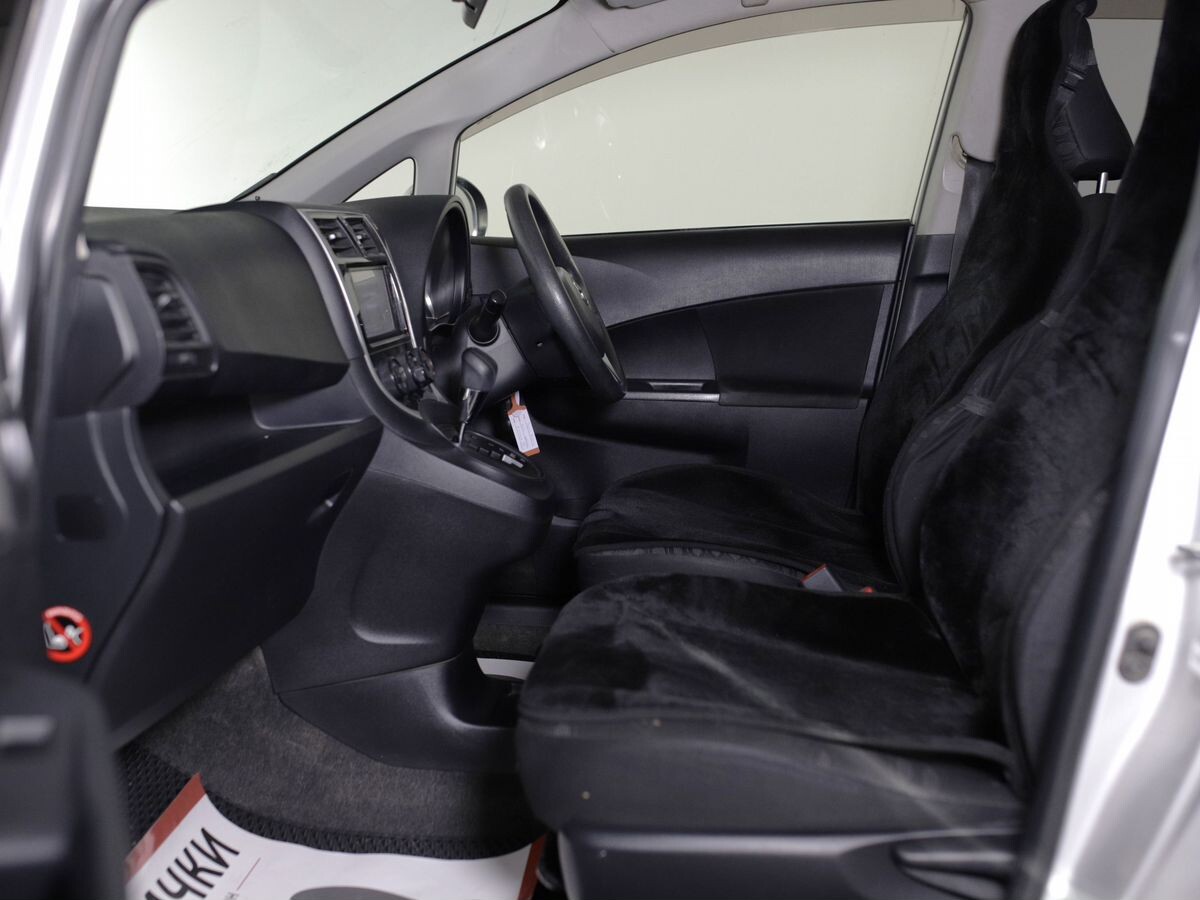 Toyota Ractis 2015 - фото автомобиля