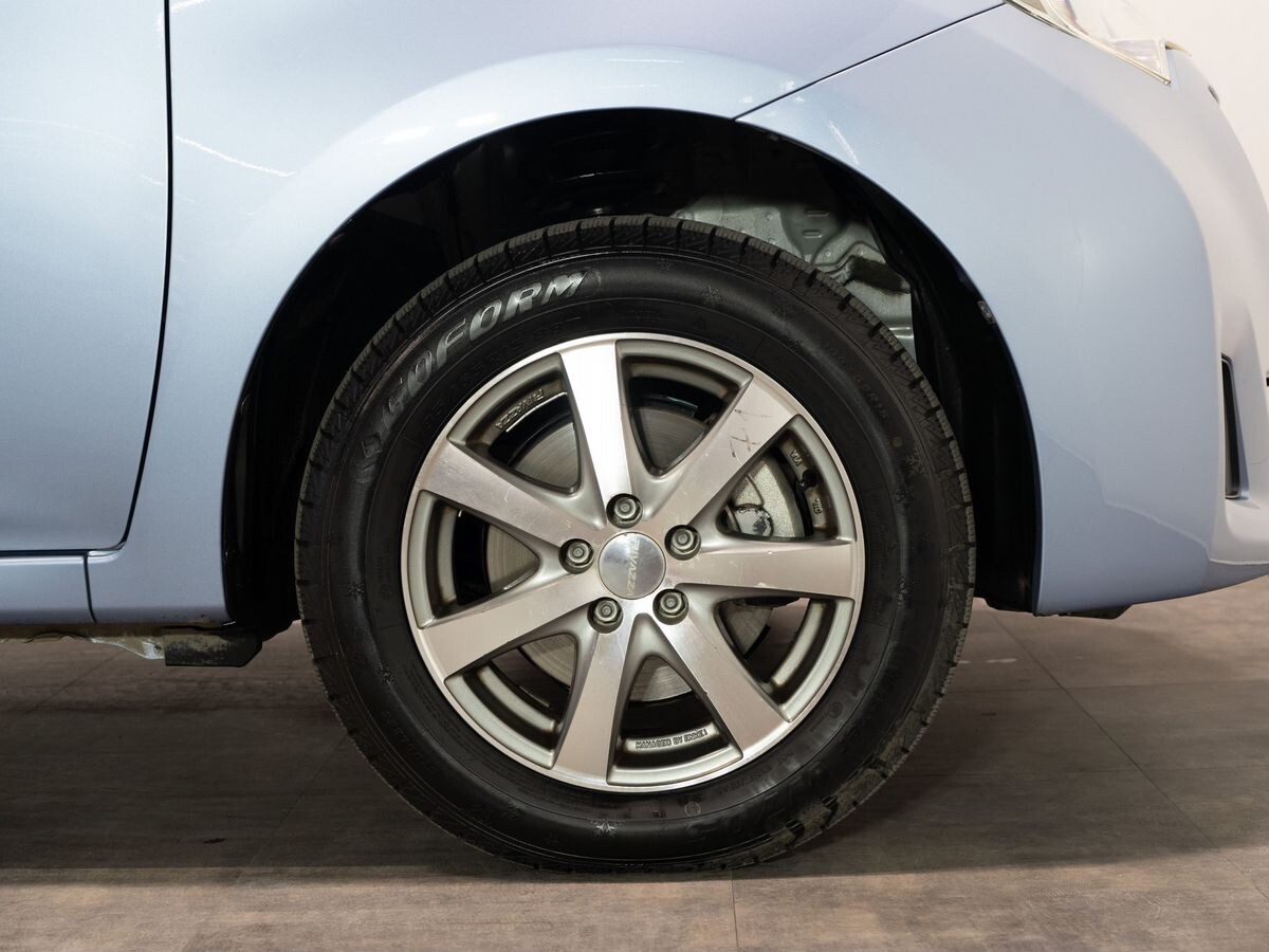 Toyota Ractis 2013 - фото автомобиля