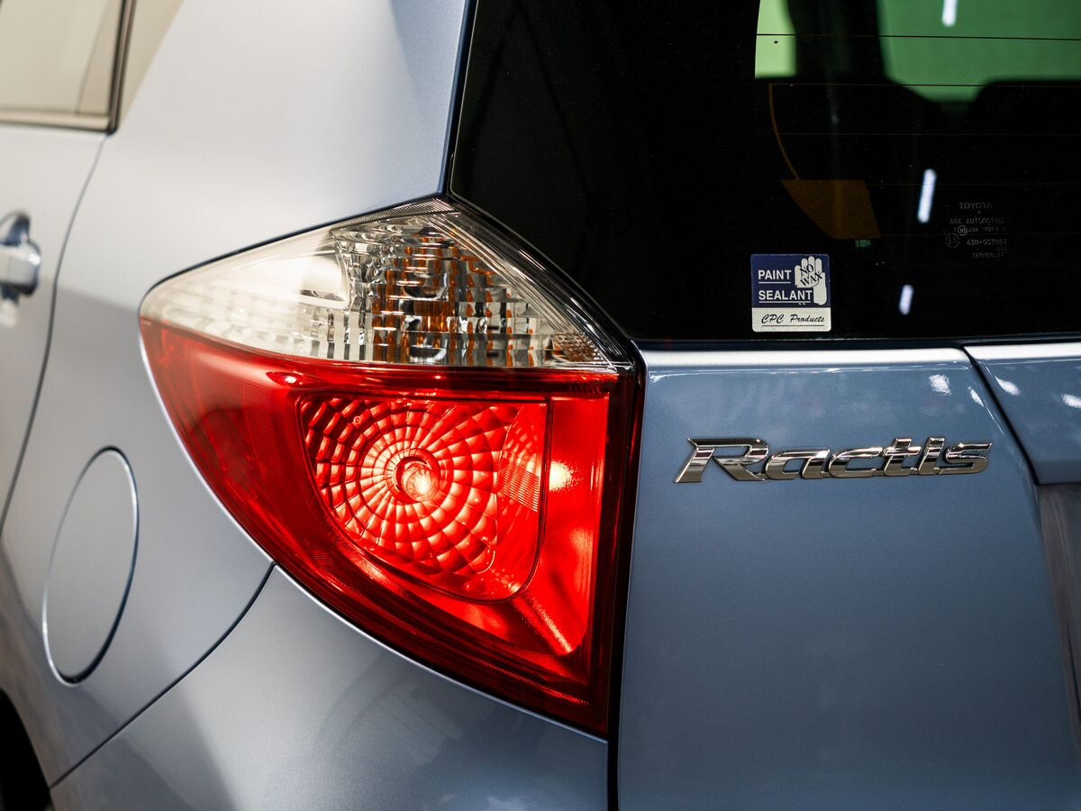 Toyota Ractis 2013 - фото автомобиля