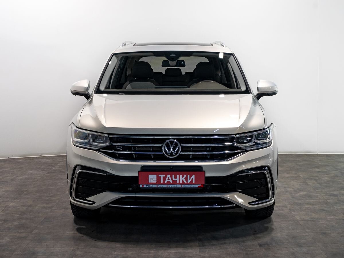 Volkswagen Tiguan 2021 - фото автомобиля
