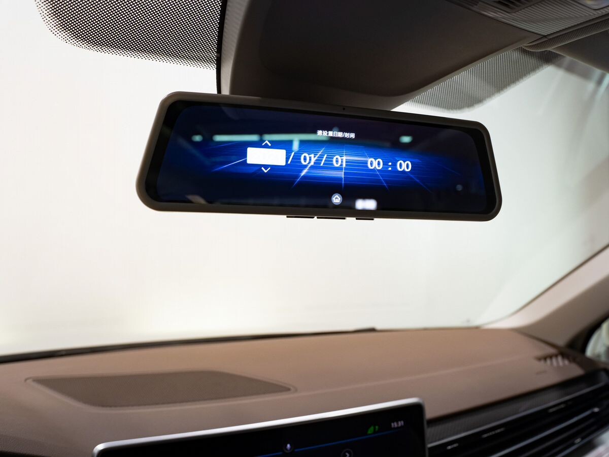 Volkswagen Tiguan 2021 - фото автомобиля