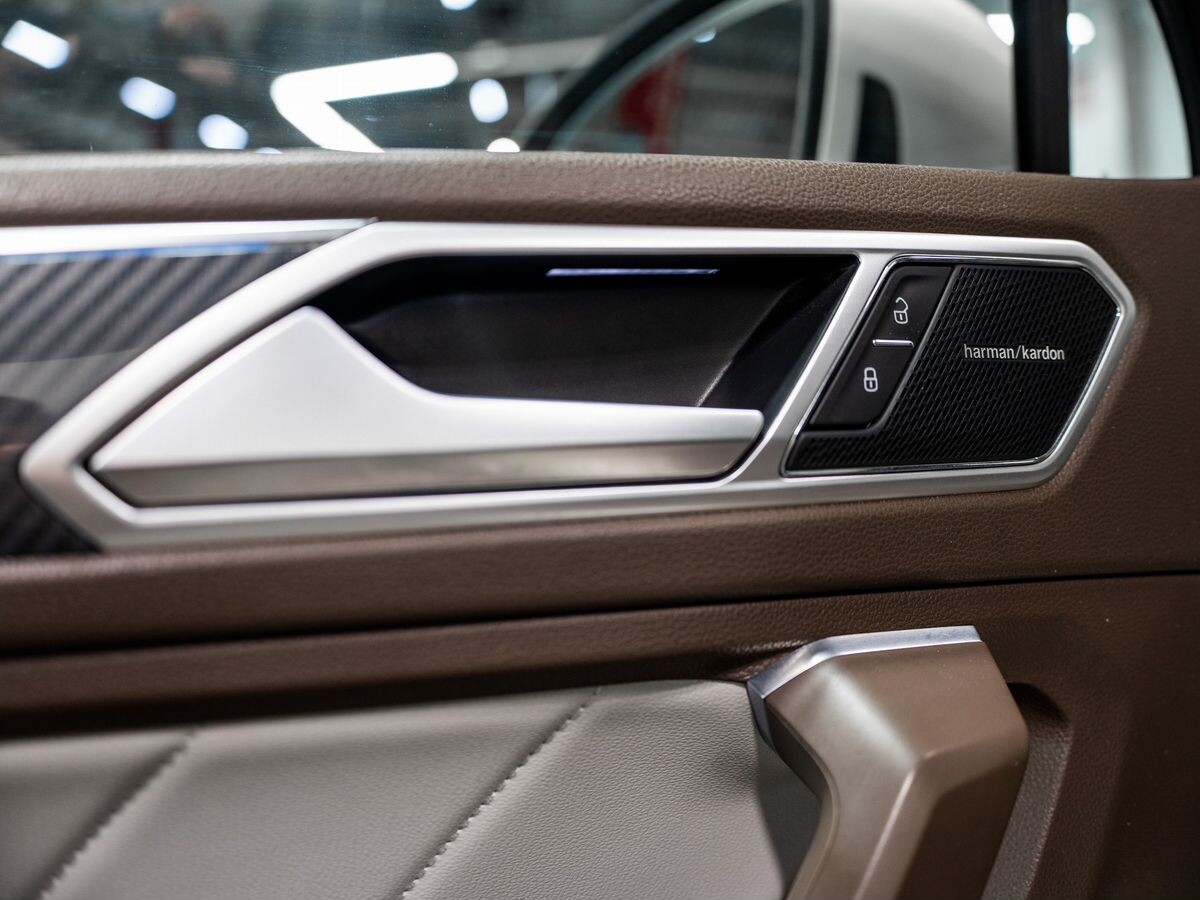 Volkswagen Tiguan 2021 - фото автомобиля