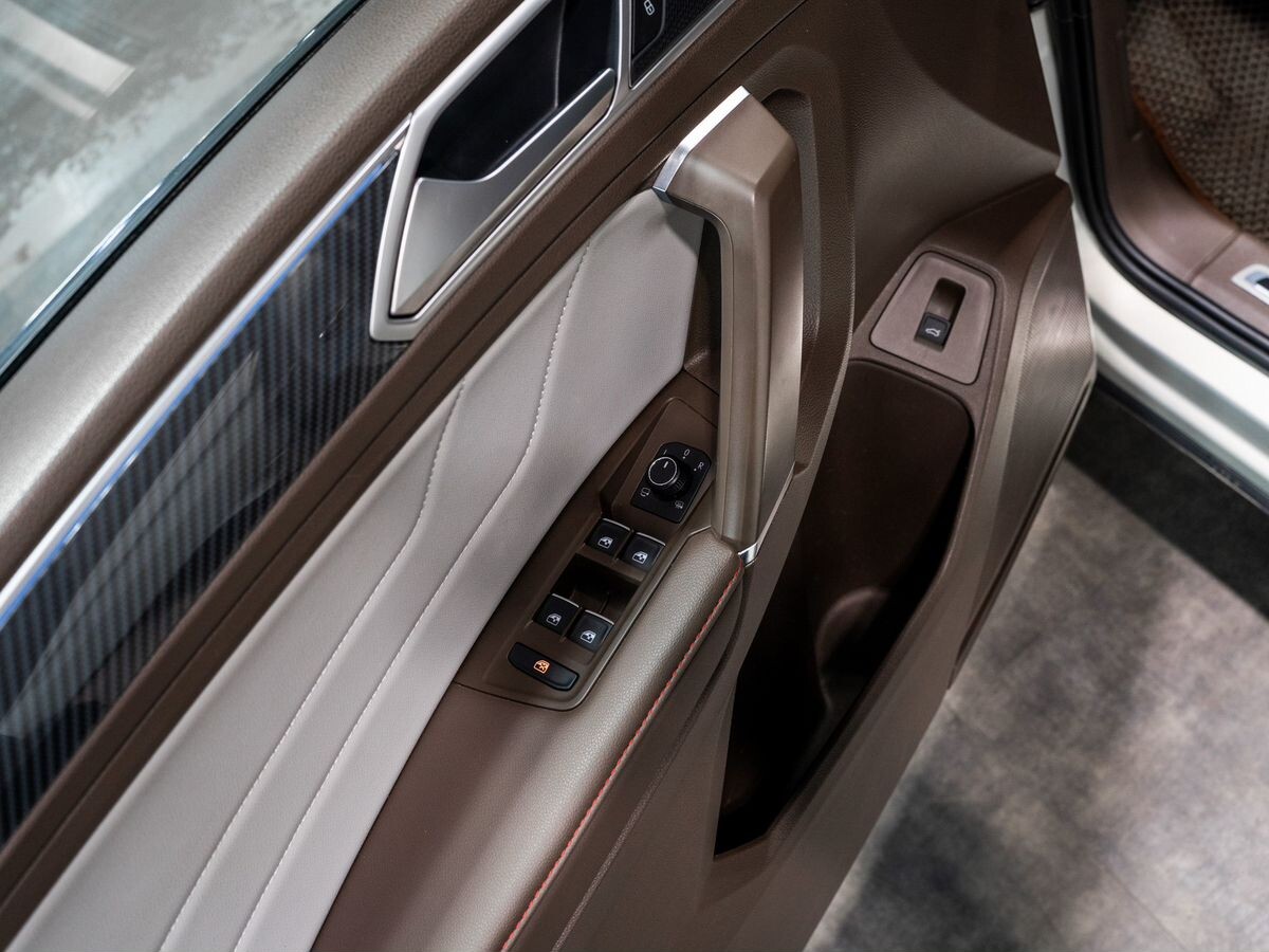 Volkswagen Tiguan 2021 - фото автомобиля