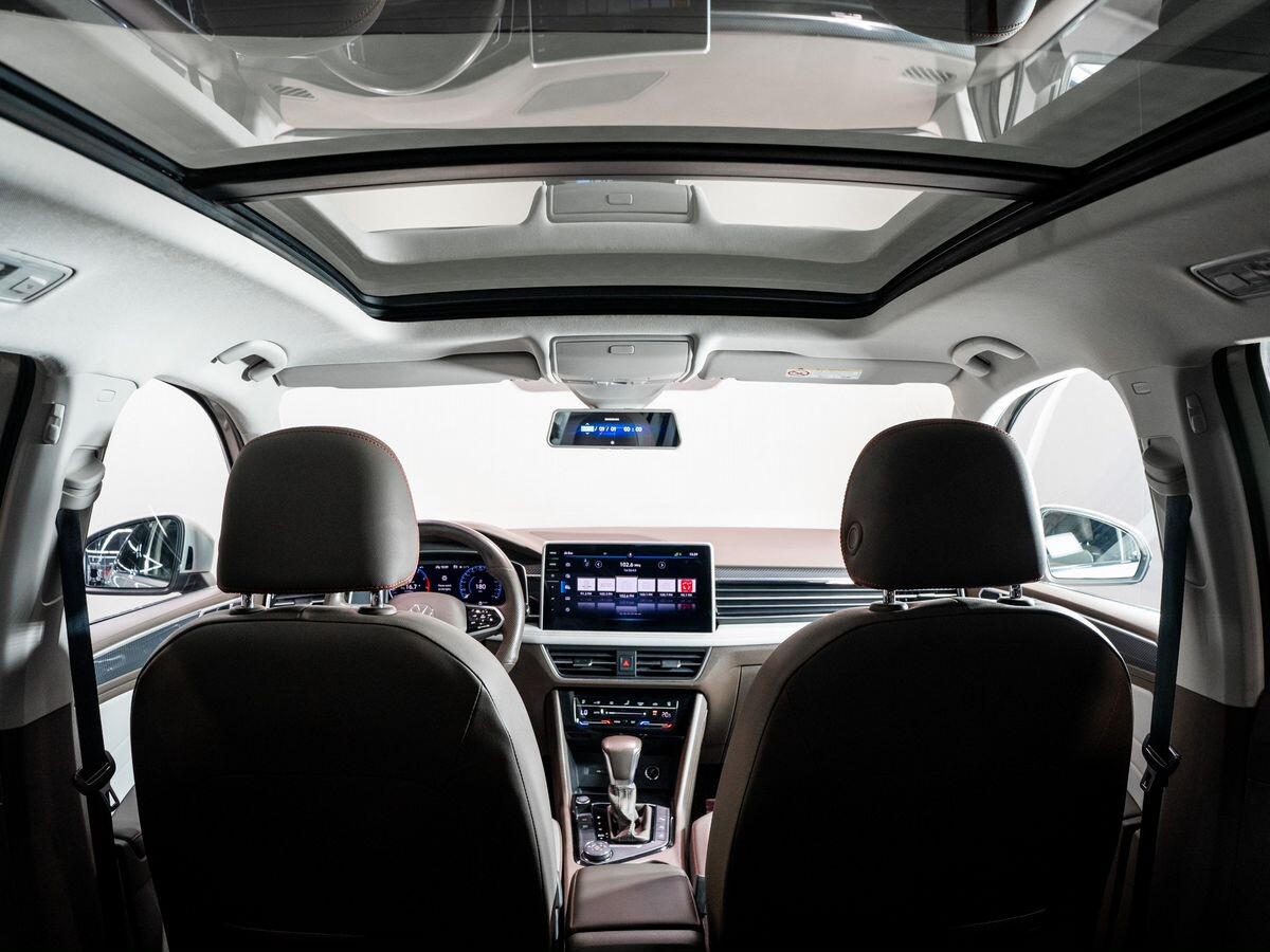 Volkswagen Tiguan 2021 - фото автомобиля