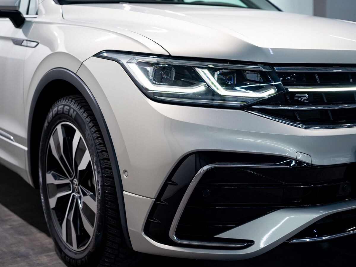 Volkswagen Tiguan 2021 - фото автомобиля