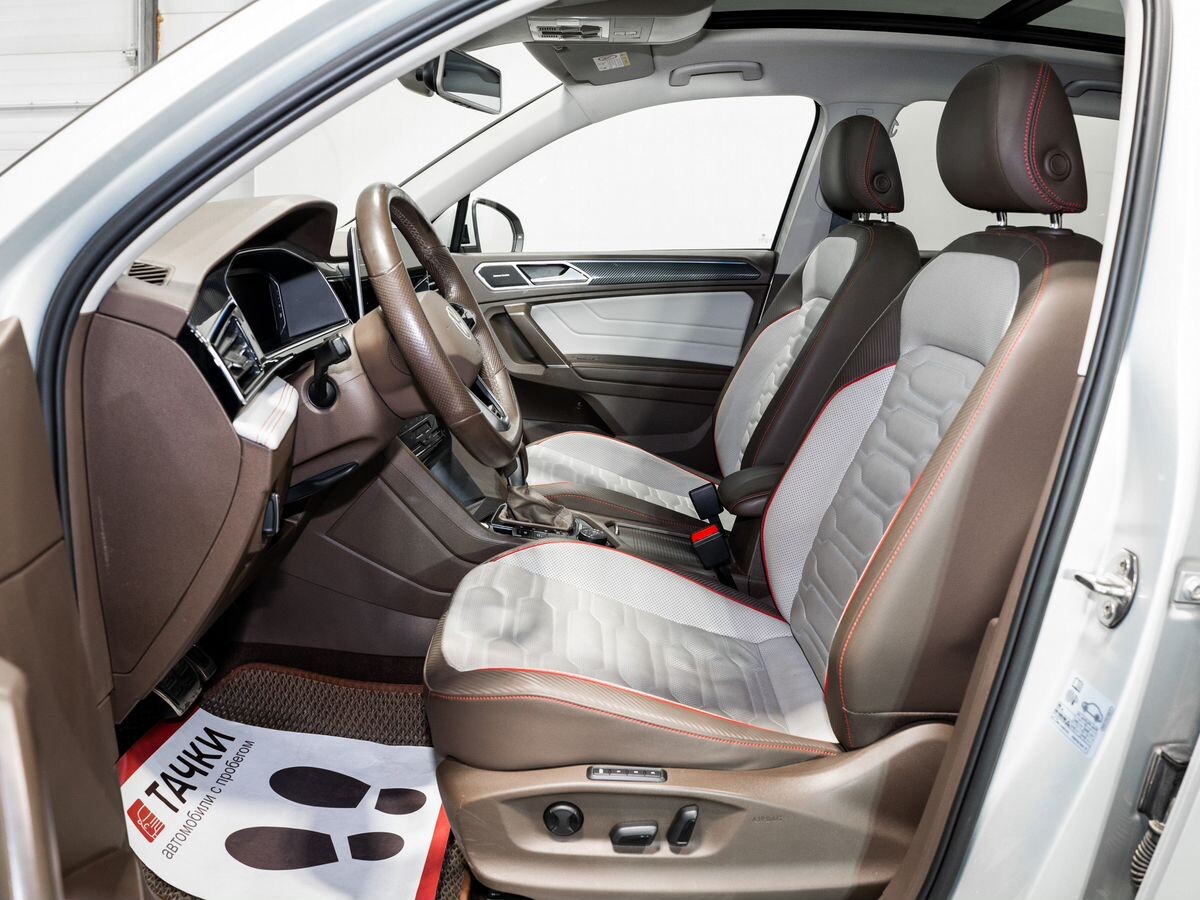 Volkswagen Tiguan 2021 - фото автомобиля