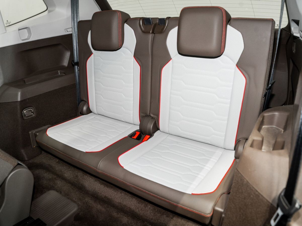 Volkswagen Tiguan 2021 - фото автомобиля