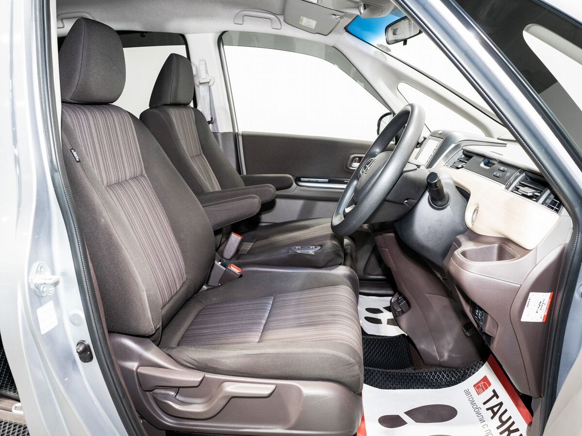 Honda Freed 2017 - фото автомобиля