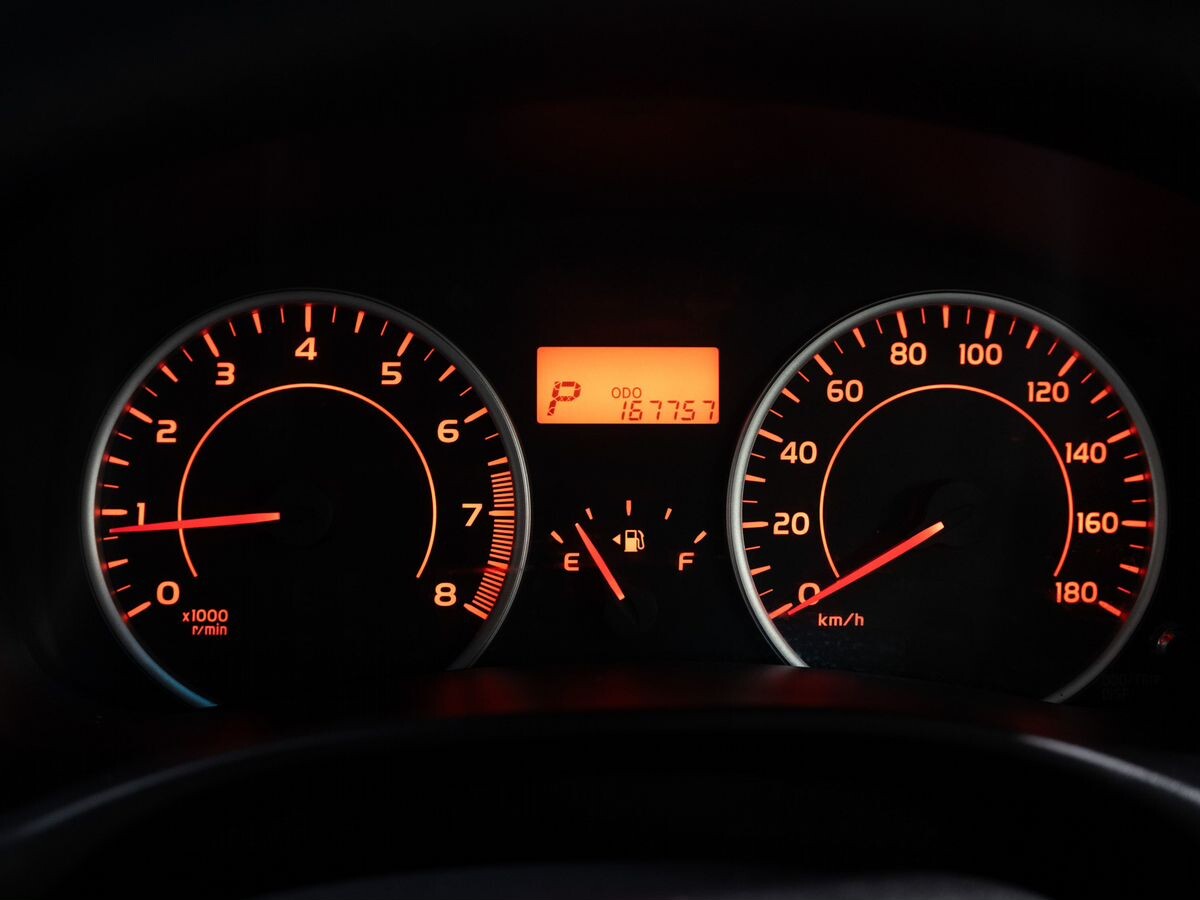 Toyota Wish 2013 - фото автомобиля