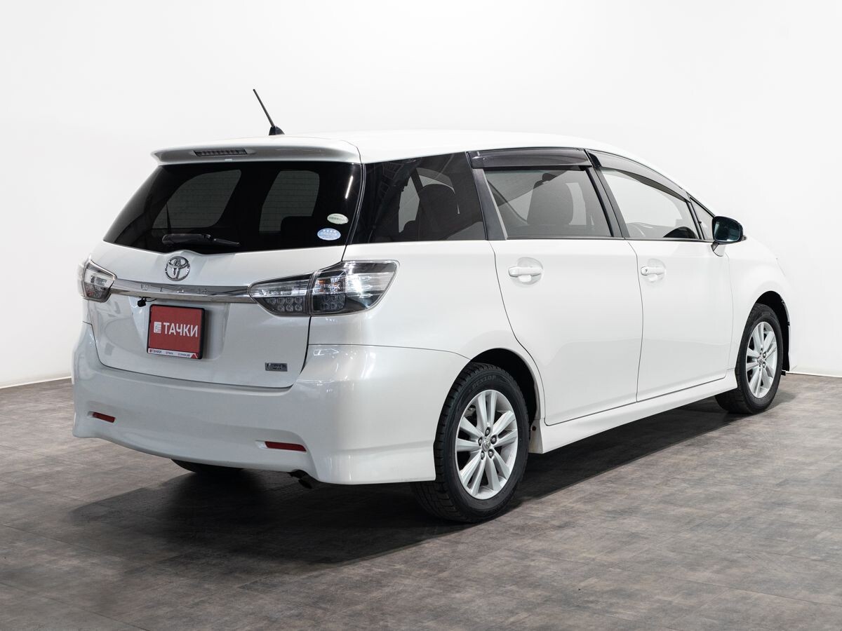 Toyota Wish 2013 - фото автомобиля