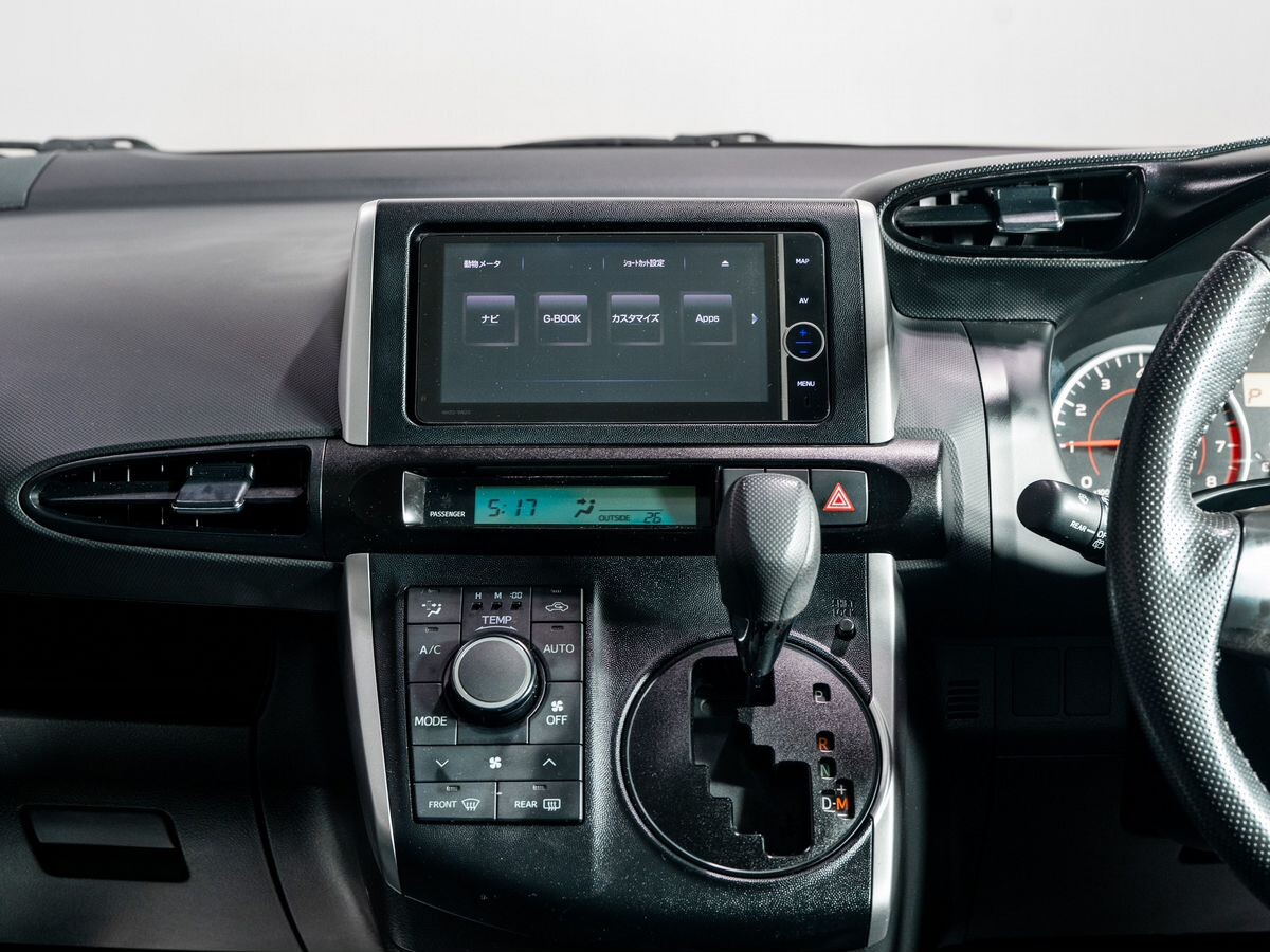 Toyota Wish 2013 - фото автомобиля