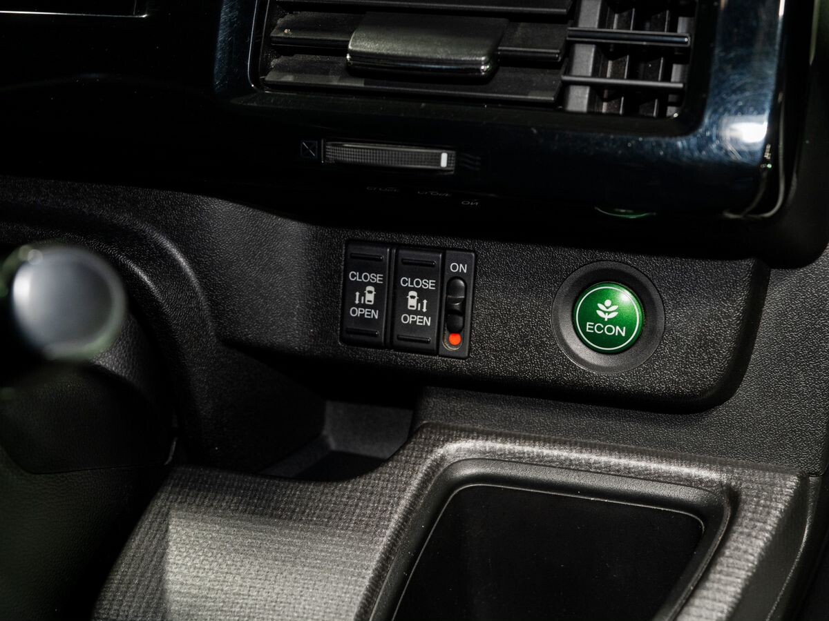 Honda Stepwgn 2016 - фото автомобиля