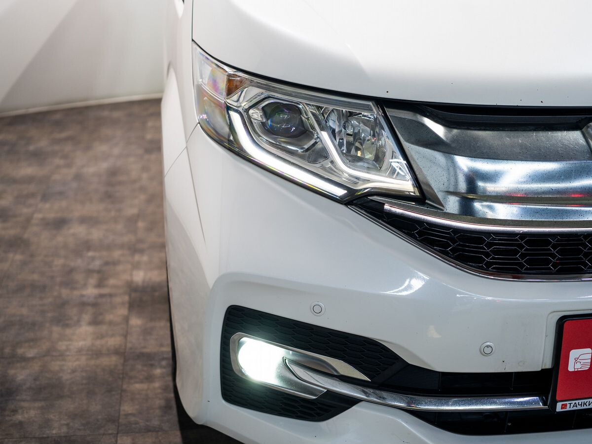 Honda Stepwgn 2016 - фото автомобиля